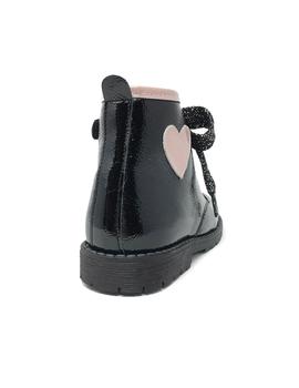 BOTIN CHAROL ARRUGADO NEGRO DETALLES ROSA